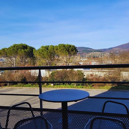 Hotel Restaurant Les Chataigniers Privas Exterior photo